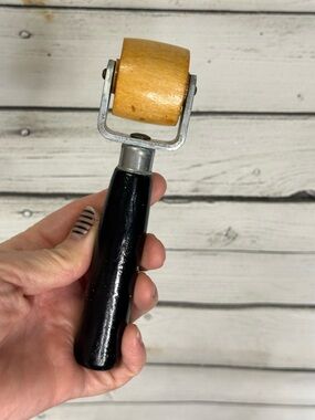 Antique Collectible Wallpaper Wooden Seam Roller Wood Handle Crafts